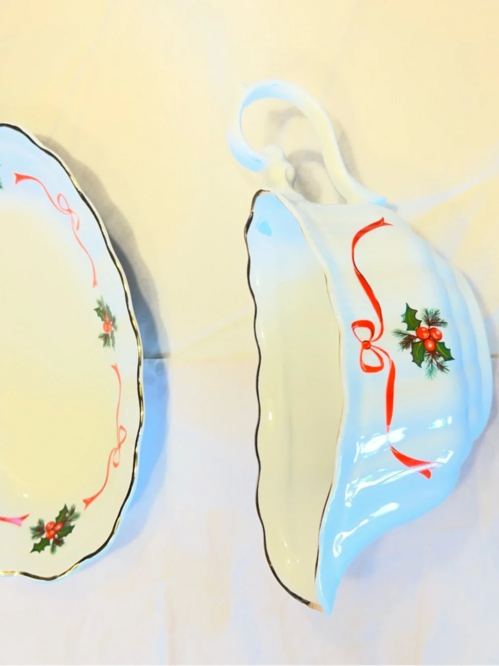 Walbrzych Holiday Gravy Boat set with Holly & Red Ribbon